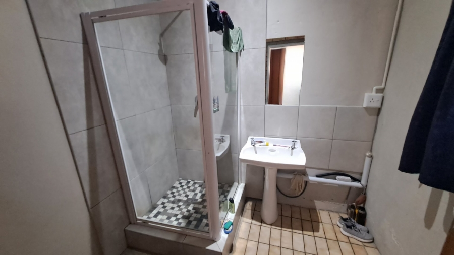11 Bedroom Property for Sale in Brandwag Free State